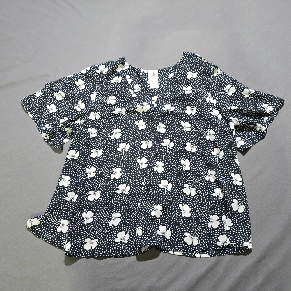 Cabi Flutter Sleeve Blouse Womens Large Navy Blue Floral V-Neck Top 6506